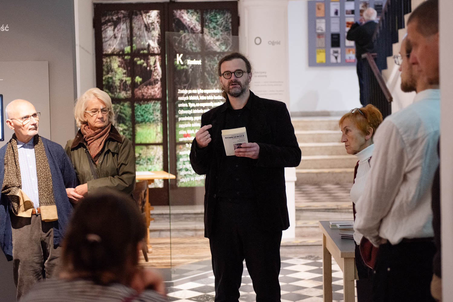OPROWADZANIE PO WYSTAWIE „RYMKIEWICZ. ENCYKLOPEDIA” z Przemysławem Dakowiczem