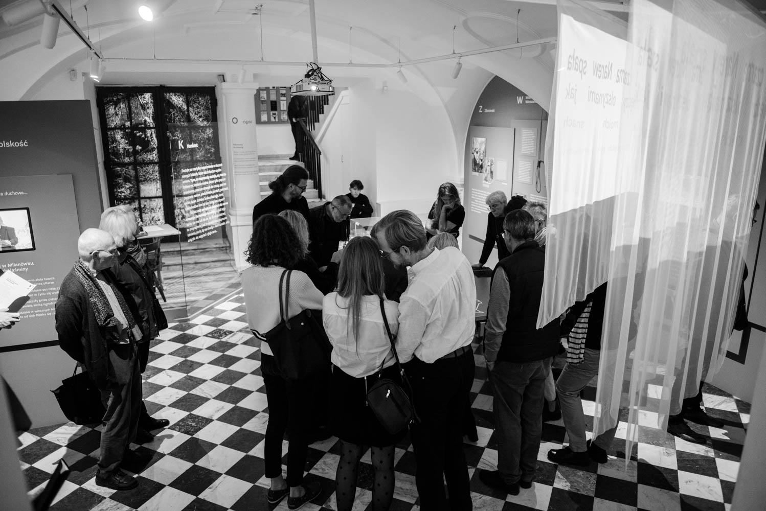 OPROWADZANIE PO WYSTAWIE „RYMKIEWICZ. ENCYKLOPEDIA” z Przemysławem Dakowiczem